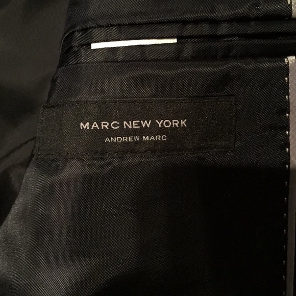 Andrew Marc New York boys suit. - Picture 4 of 8